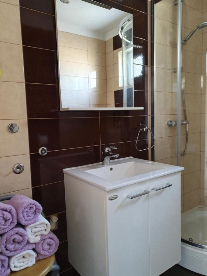 דראגה Lavender Apartments מראה חיצוני תמונה