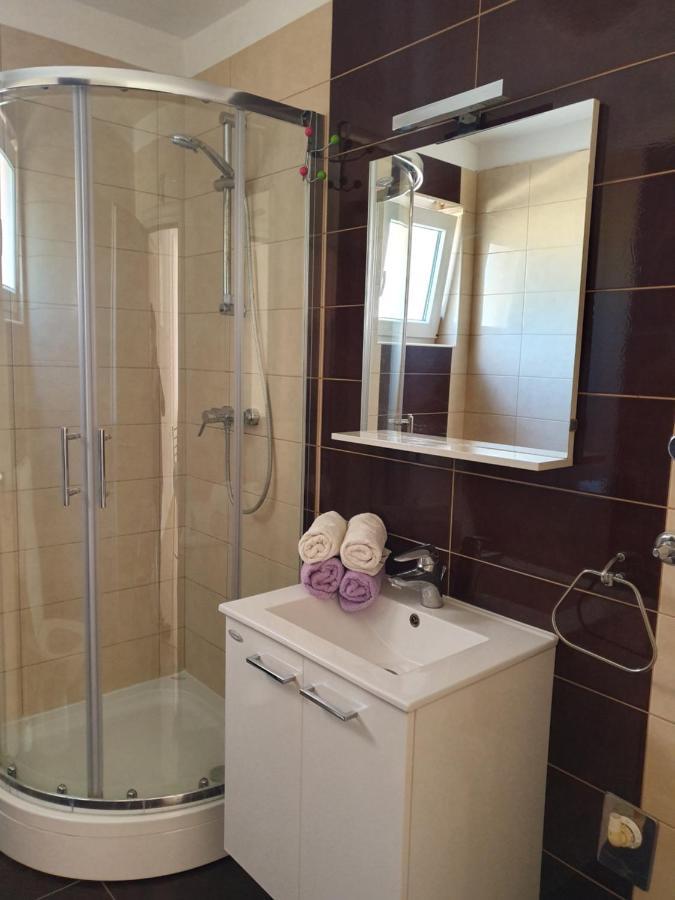 דראגה Lavender Apartments מראה חיצוני תמונה